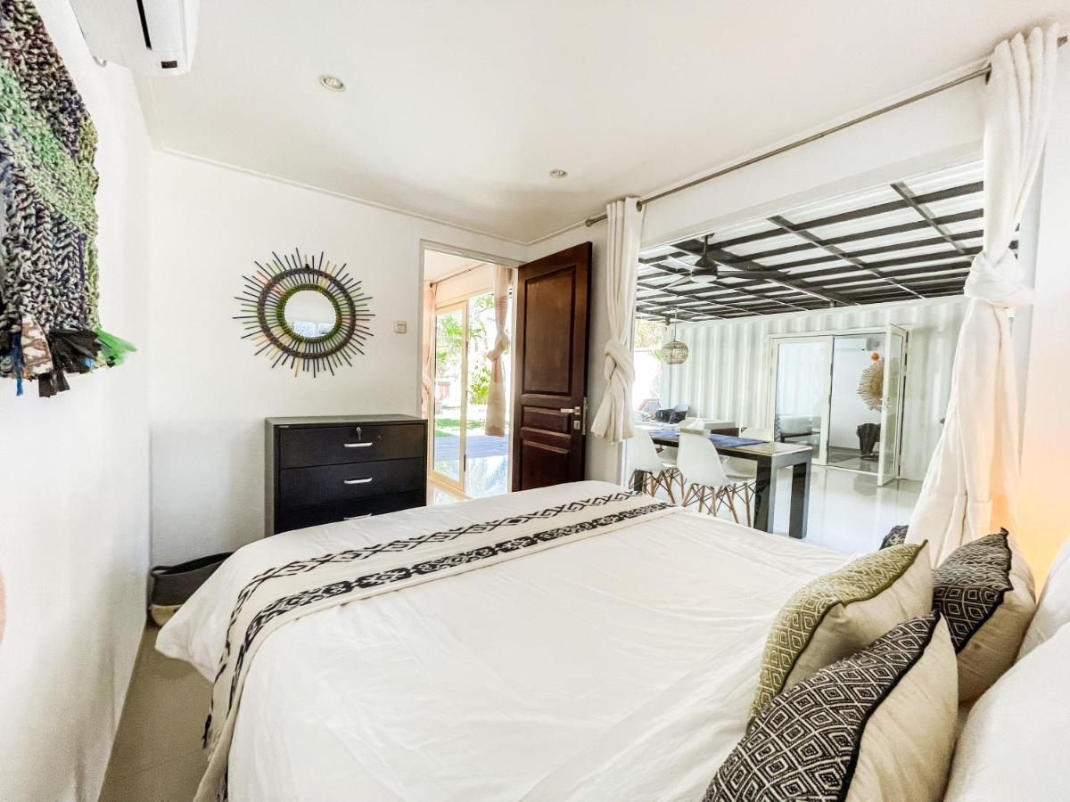 Villa Kotak Surfers Escape Reopening Rates Apply Now Selong Blanak Exterior foto